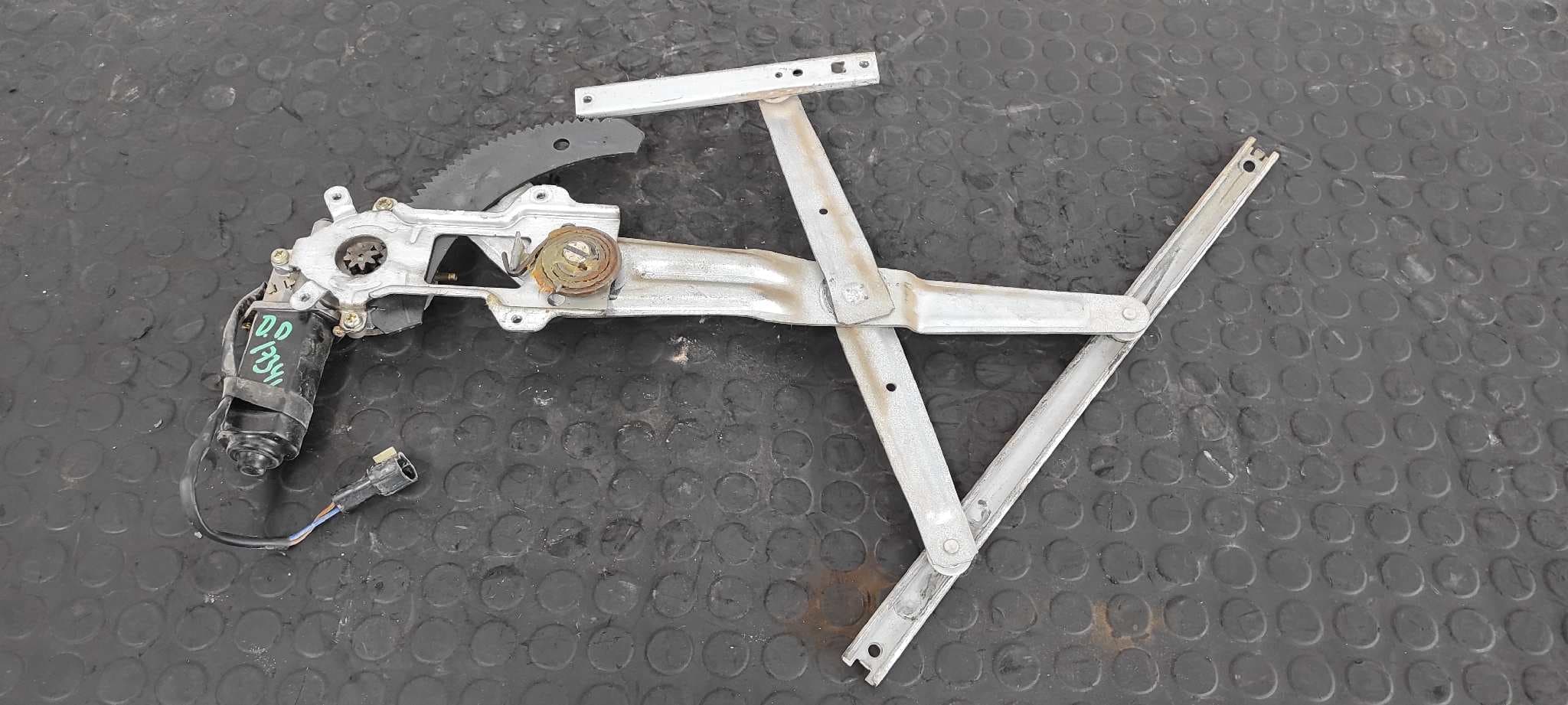 Recambio de ELEVALUNAS DELANTERO DERECHO para SSANGYONG MUSSO 2.3 Turbodiesel CAT referencia OEM IAM    - GRIS