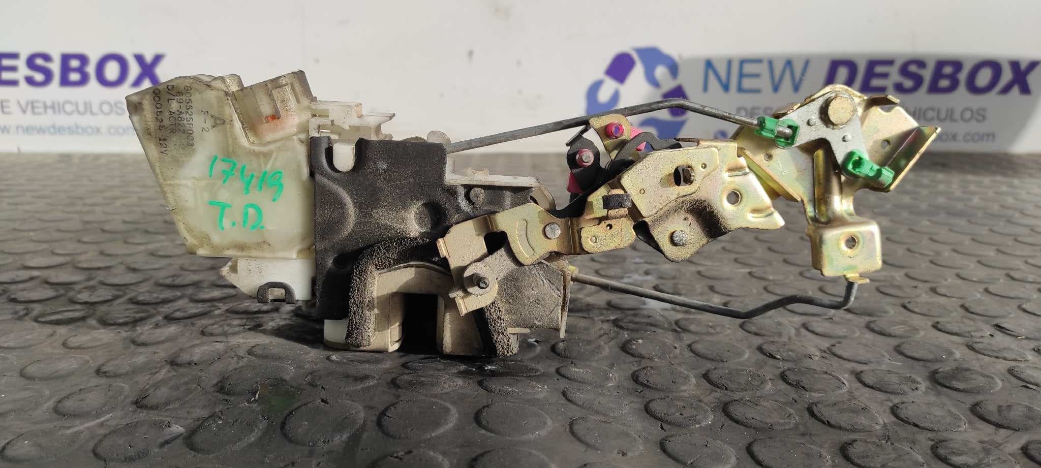 Recambio de CERRADURA PUERTA TRASERA DERECHA para NISSAN PICK-UP (D22) referencia OEM IAM 805525P003 6