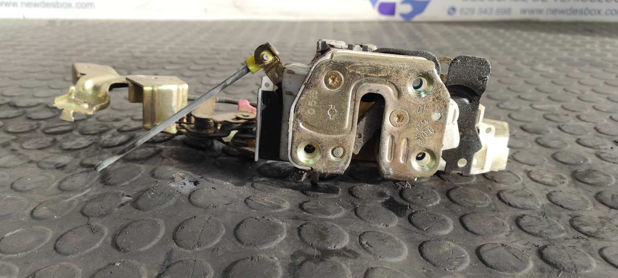Recambio de CERRADURA PUERTA TRASERA DERECHA para NISSAN PICK-UP (D22) referencia OEM IAM 805525P003 3