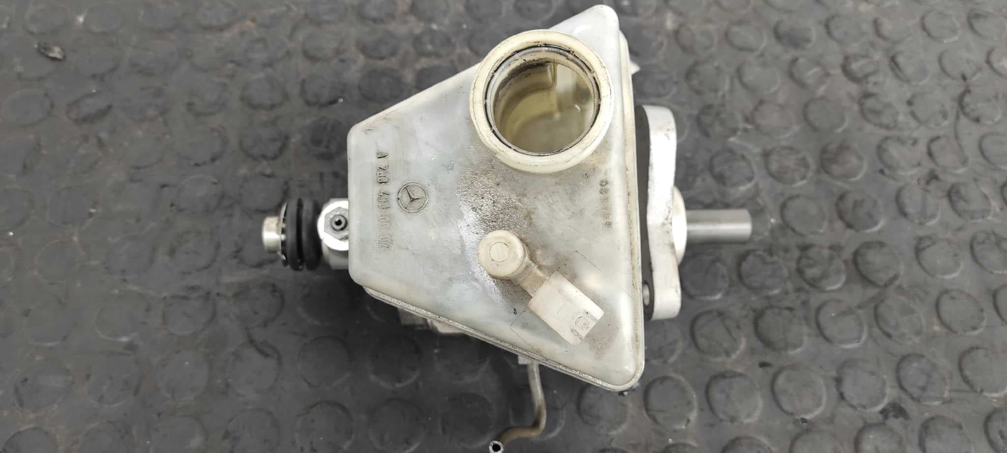 Recambio de BOMBA FRENO para MERCEDES-BENZ CLASE C (W203) SPORTCOUPE 1.8 CAT M271946 referencia OEM IAM A2034300002   - GRIS 5