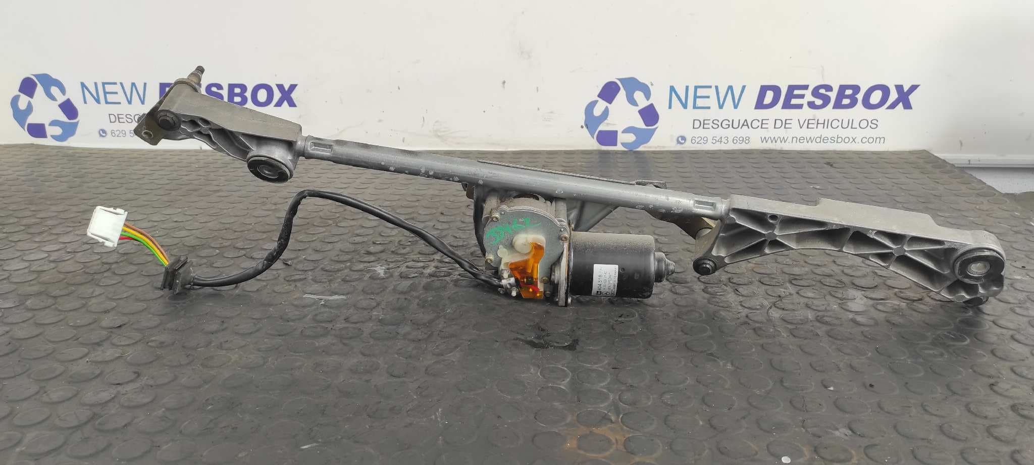 Recambio de MOTOR LIMPIA DELANTERO para MERCEDES-BENZ CLASE C (W203) SPORTCOUPE 1.8 CAT M271946 referencia OEM IAM A2038200342   - GRIS