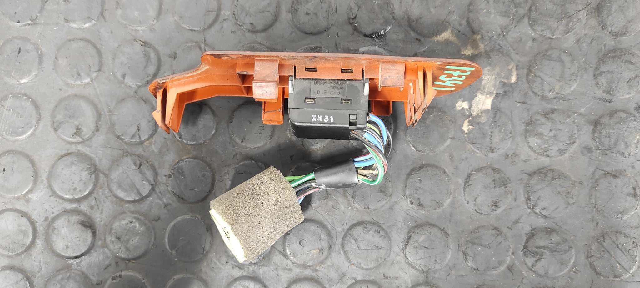 Recambio de MANDO ELEVALUNAS TRASERO DERECHO para SSANGYONG MUSSO 2.3 Turbodiesel CAT referencia OEM IAM 8583005500   - GRIS 5