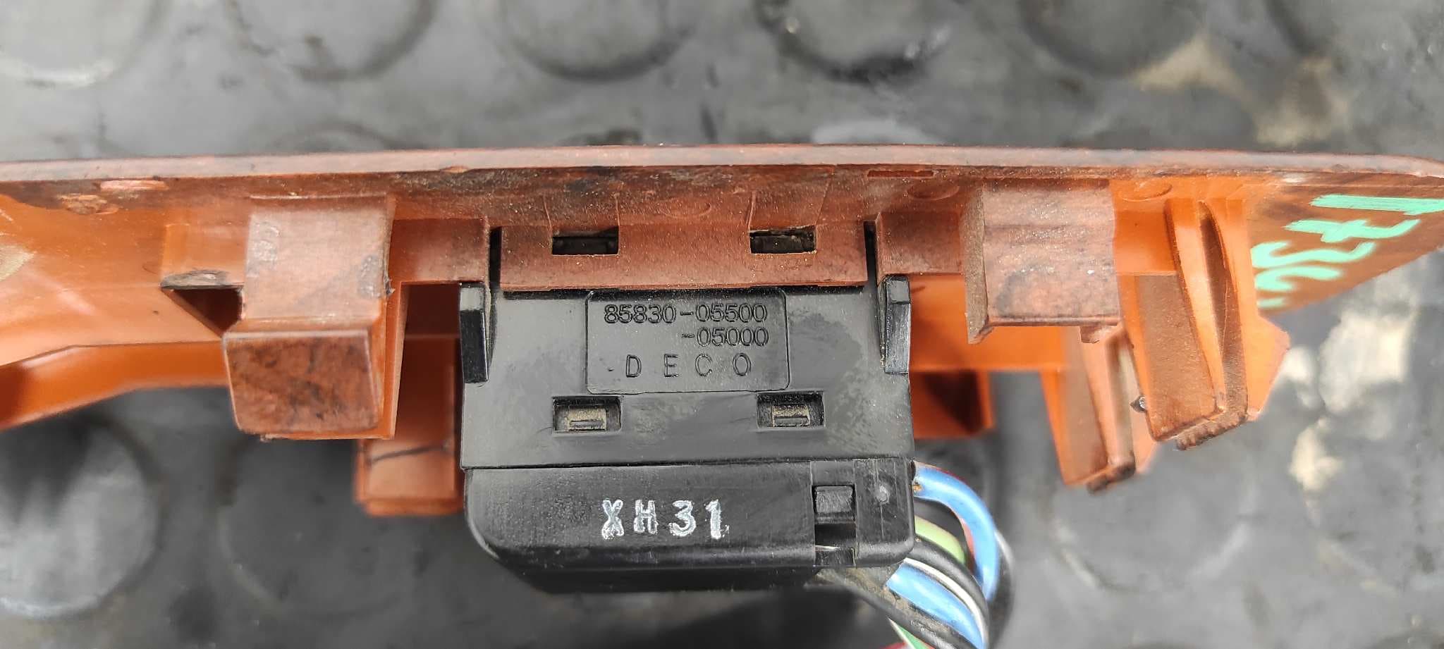 Recambio de MANDO ELEVALUNAS TRASERO DERECHO para SSANGYONG MUSSO 2.3 Turbodiesel CAT referencia OEM IAM 8583005500   - GRIS 4
