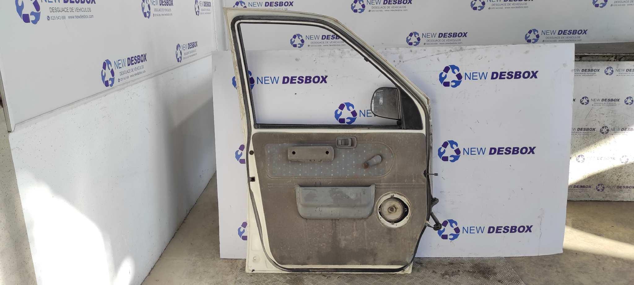Recambio de PUERTA DELANTERA IZQUIERDA para NISSAN VANETTE CARGO LD23C referencia OEM IAM    - BLANCO 7