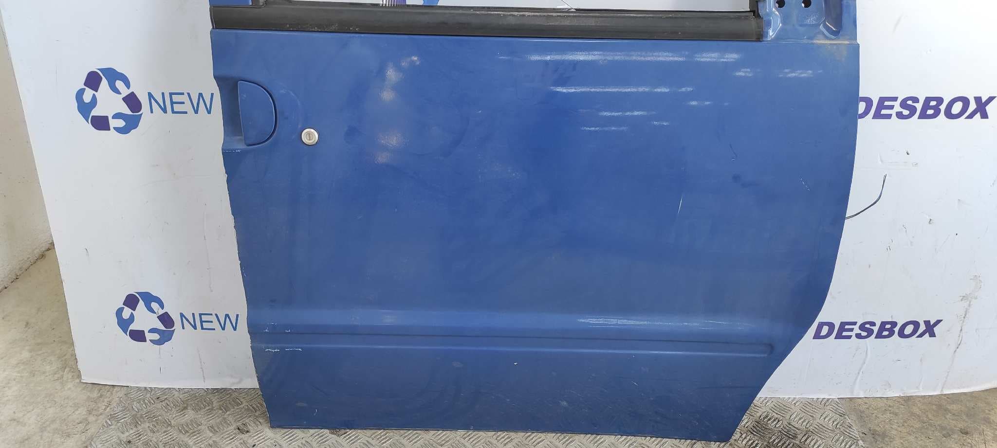Recambio de PUERTA DELANTERA DERECHA para NISSAN SERENA (C23M) referencia OEM IAM 4