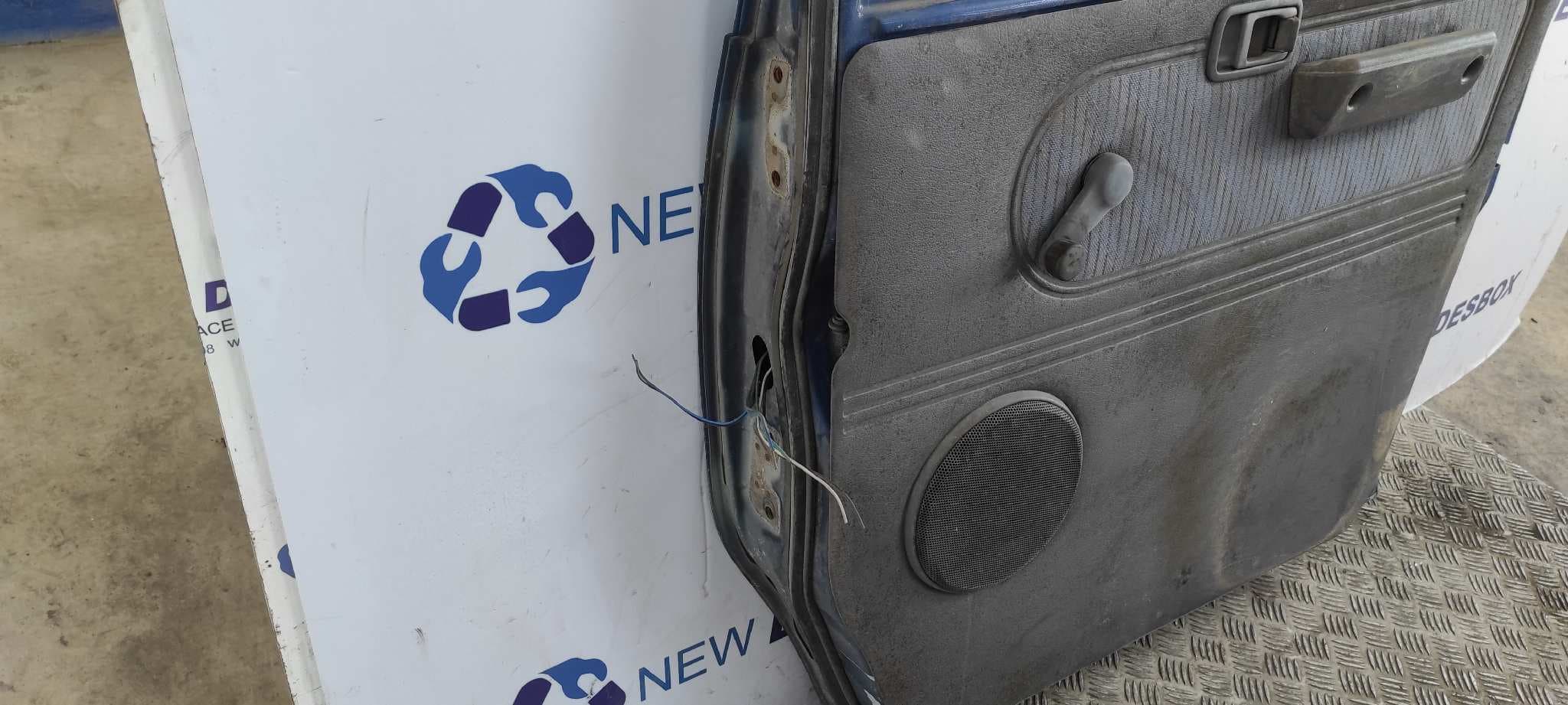 Recambio de PUERTA DELANTERA DERECHA para NISSAN SERENA (C23M) referencia OEM IAM 2