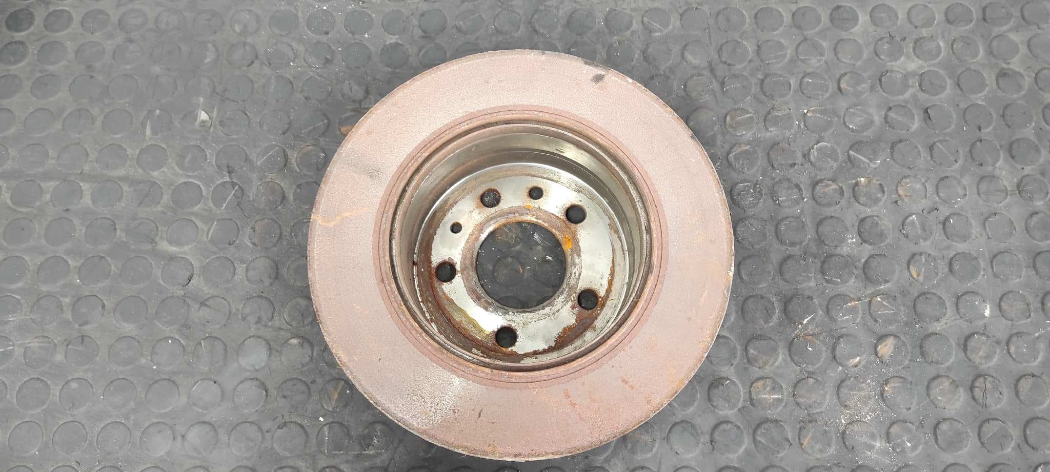 Recambio de JUEGO DISCOS FRENO TRASEROS para MERCEDES-BENZ CLASE E (W123) BERLINA+COUPE 2.0 115954 referencia OEM IAM    - NEGRO 6