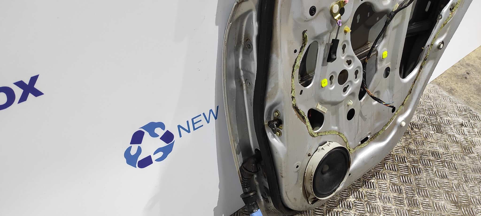 Recambio de PUERTA TRASERA DERECHA para HONDA CIVIC BERLINA 3 (EP1/2) 4EE2 referencia OEM IAM    - PLATA 5