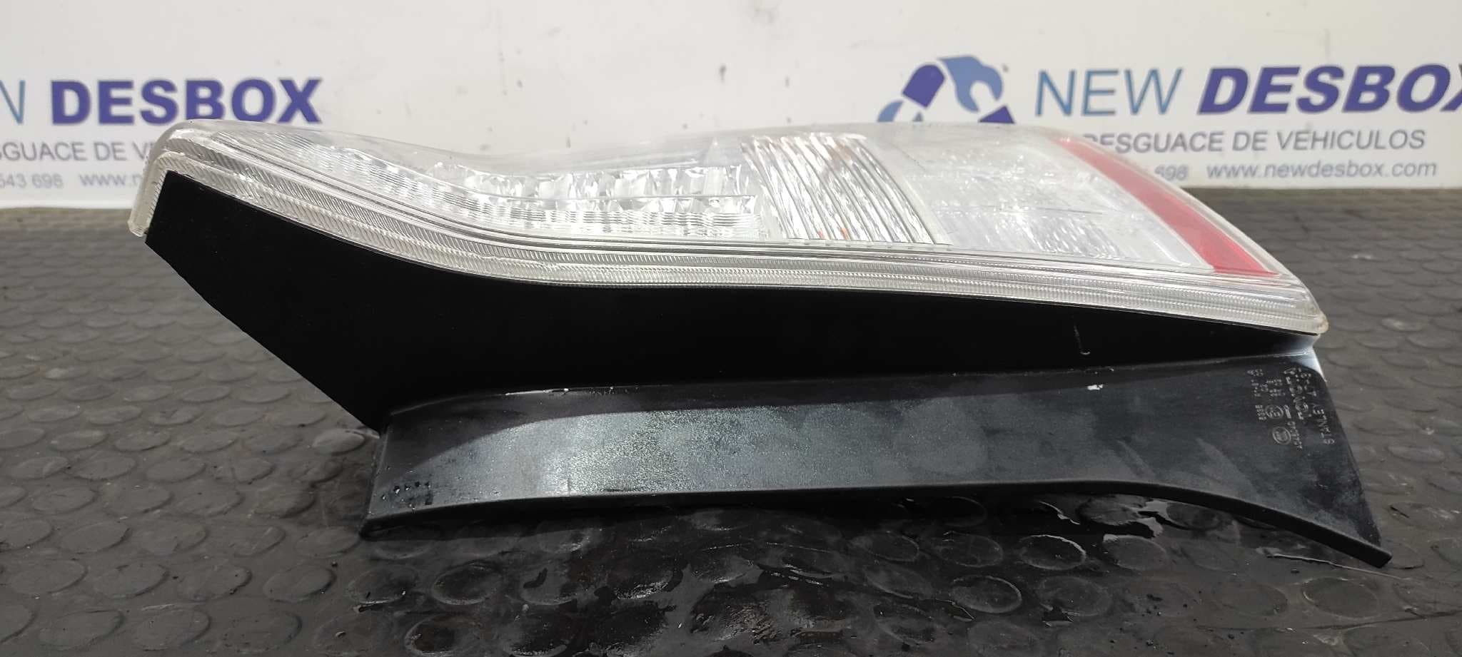 Recambio de PILOTO TRASERO DERECHO para TOYOTA PRIUS (NHW30) Plug-in Hybrid Advance 2ZR referencia OEM IAM P8007   - BLANCO 4