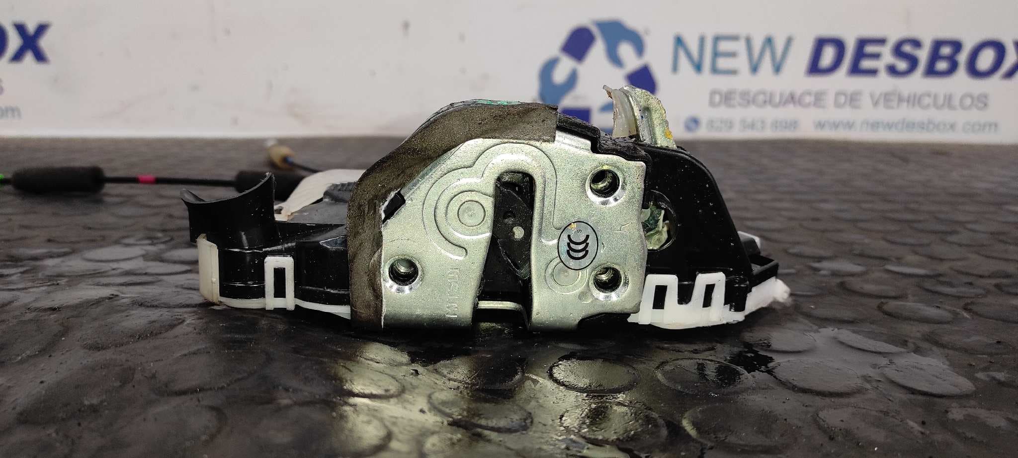 Recambio de CERRADURA PUERTA DELANTERA DERECHA para TOYOTA PRIUS (NHW30) Plug-in Hybrid Advance 2ZR referencia OEM IAM MD4   - BLANCO 4