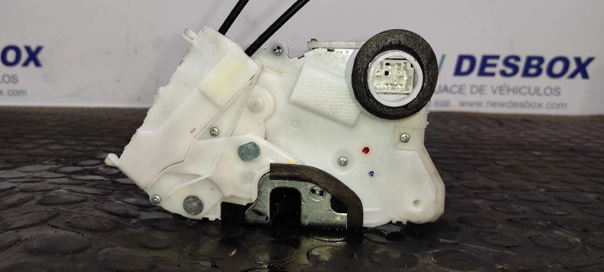 Recambio de CERRADURA PUERTA DELANTERA DERECHA para TOYOTA PRIUS (NHW30) Plug-in Hybrid Advance 2ZR referencia OEM IAM MD4   - BLANCO 2