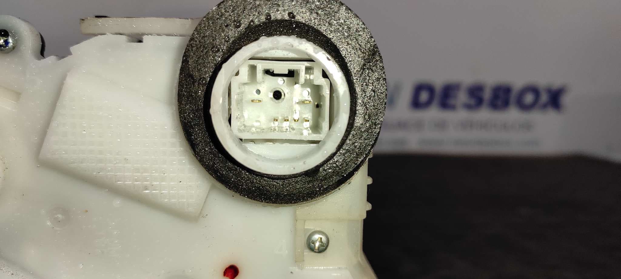 Recambio de CERRADURA PUERTA DELANTERA DERECHA para TOYOTA PRIUS (NHW30) Plug-in Hybrid Advance 2ZR referencia OEM IAM MD4   - BLANCO 3
