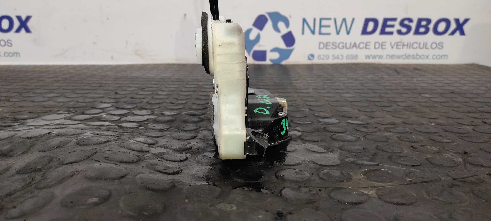 Recambio de CERRADURA PUERTA DELANTERA DERECHA para TOYOTA PRIUS (NHW30) Plug-in Hybrid Advance 2ZR referencia OEM IAM MD4   - BLANCO 6