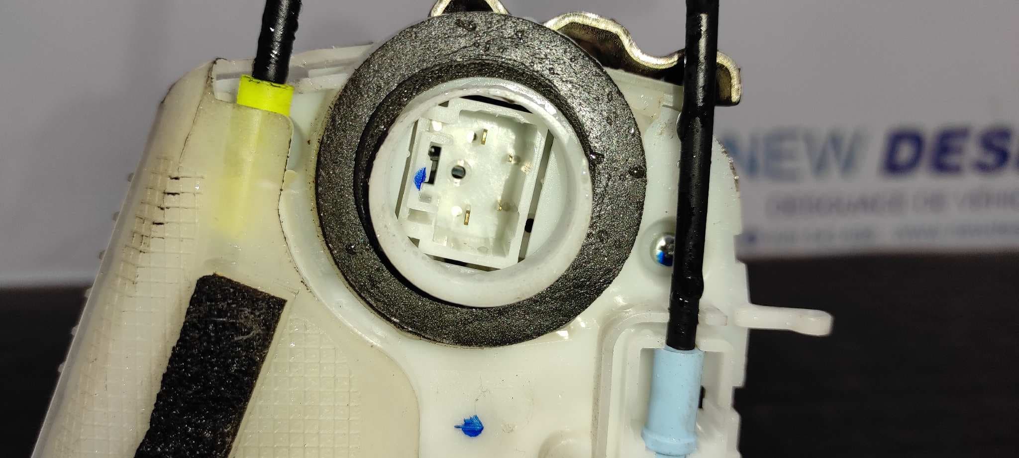Recambio de CERRADURA PUERTA TRASERA IZQUIERDA para TOYOTA PRIUS (NHW30) Plug-in Hybrid Advance 2ZR referencia OEM IAM MD4   - BLANCO 6