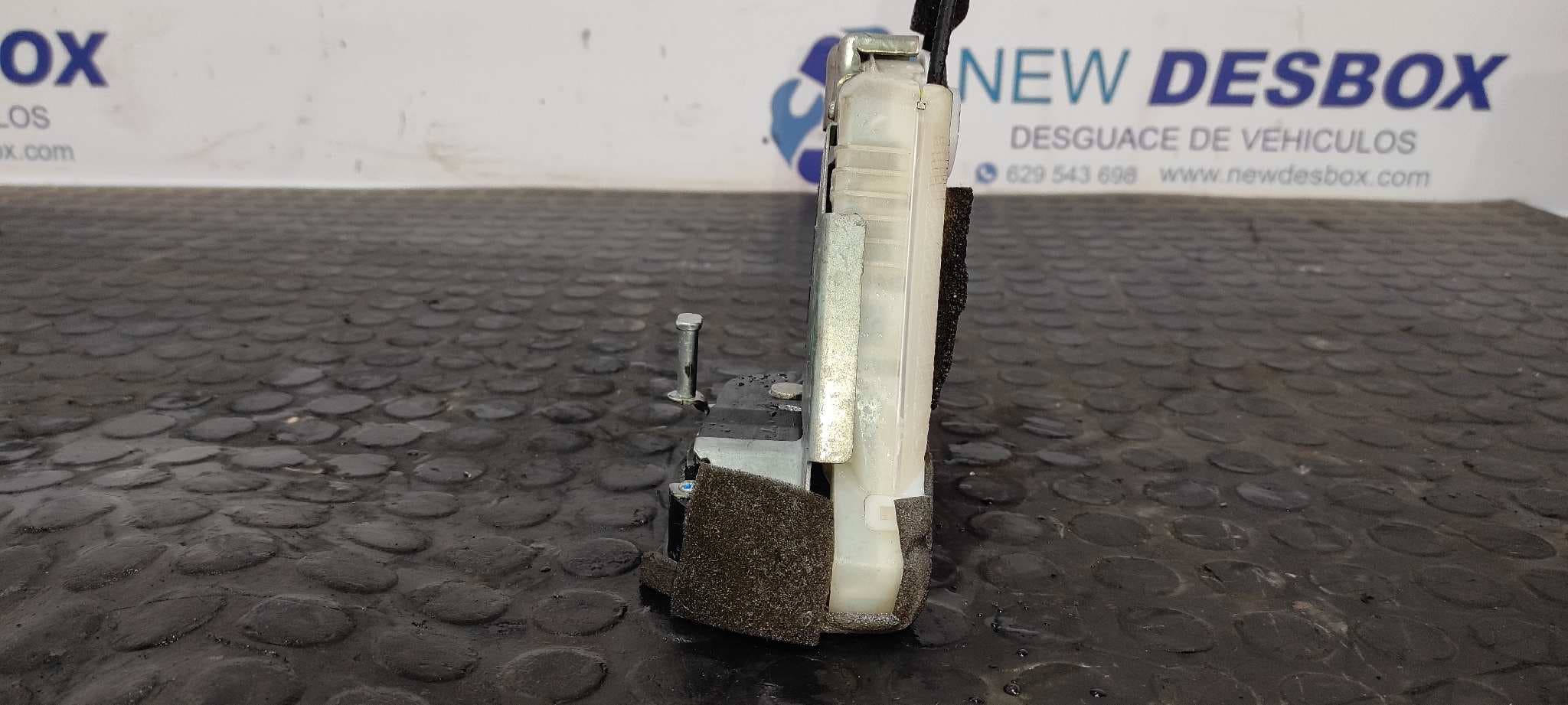 Recambio de CERRADURA PUERTA TRASERA IZQUIERDA para TOYOTA PRIUS (NHW30) Plug-in Hybrid Advance 2ZR referencia OEM IAM MD4   - BLANCO 4