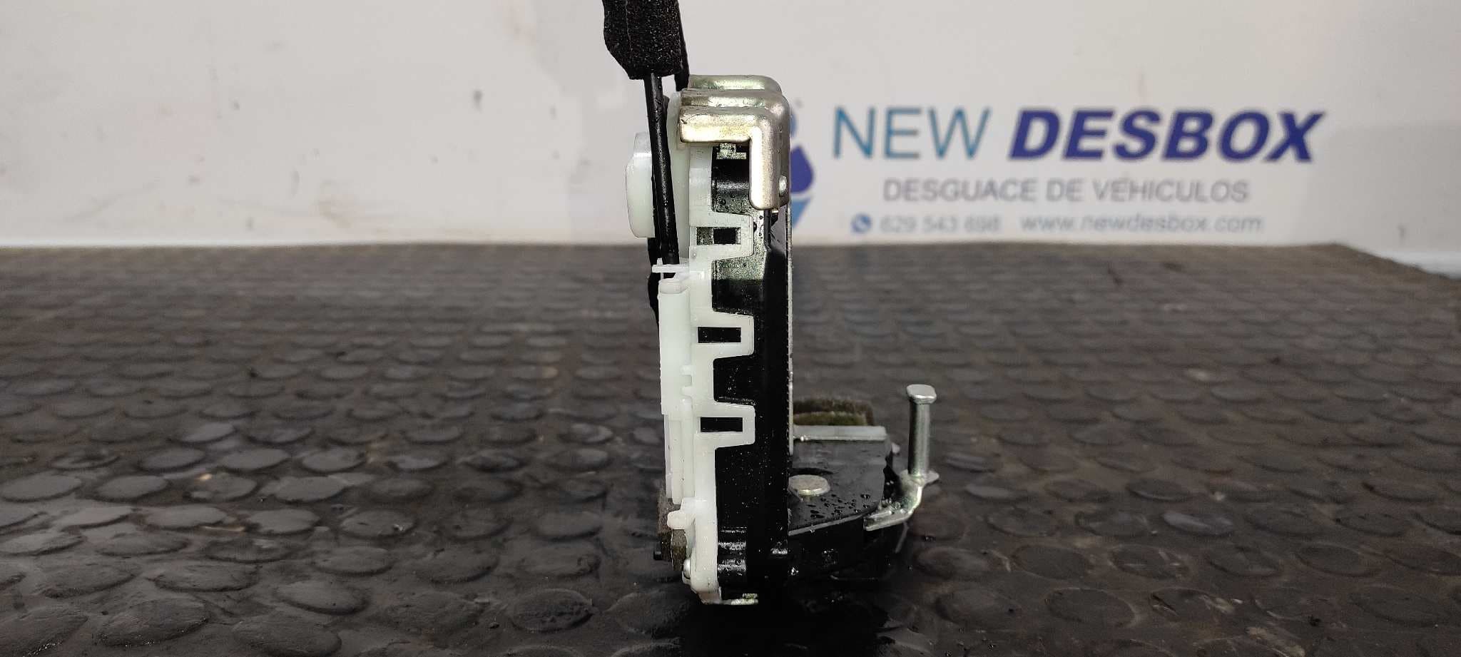 Recambio de CERRADURA PUERTA TRASERA IZQUIERDA para TOYOTA PRIUS (NHW30) Plug-in Hybrid Advance 2ZR referencia OEM IAM MD4   - BLANCO 3