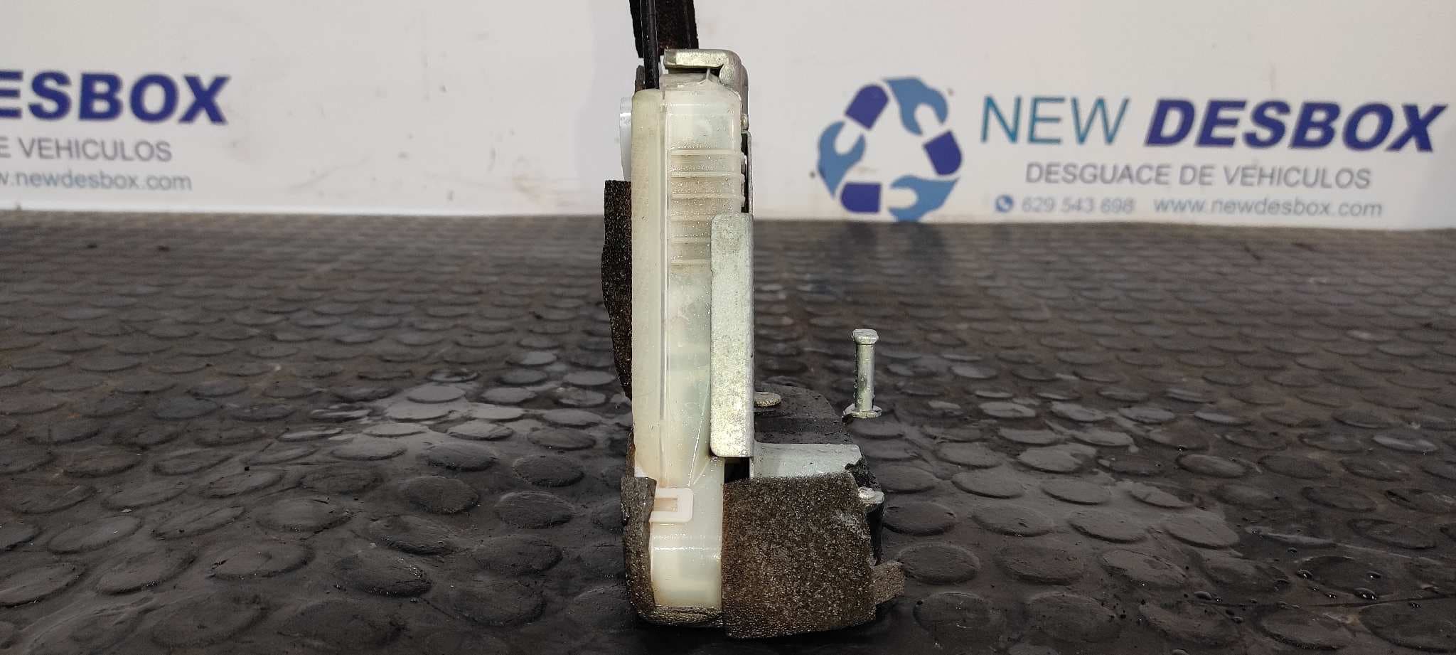 Recambio de CERRADURA PUERTA TRASERA DERECHA para TOYOTA PRIUS (NHW30) Plug-in Hybrid Advance 2ZR referencia OEM IAM MD4   - BLANCO 5