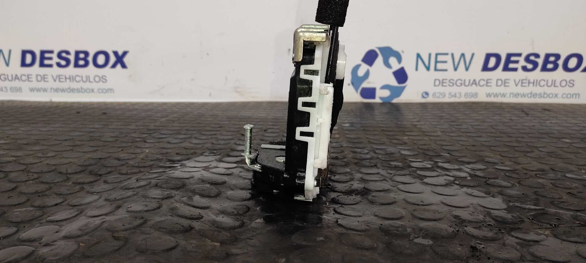 Recambio de CERRADURA PUERTA TRASERA DERECHA para TOYOTA PRIUS (NHW30) Plug-in Hybrid Advance 2ZR referencia OEM IAM MD4   - BLANCO 3
