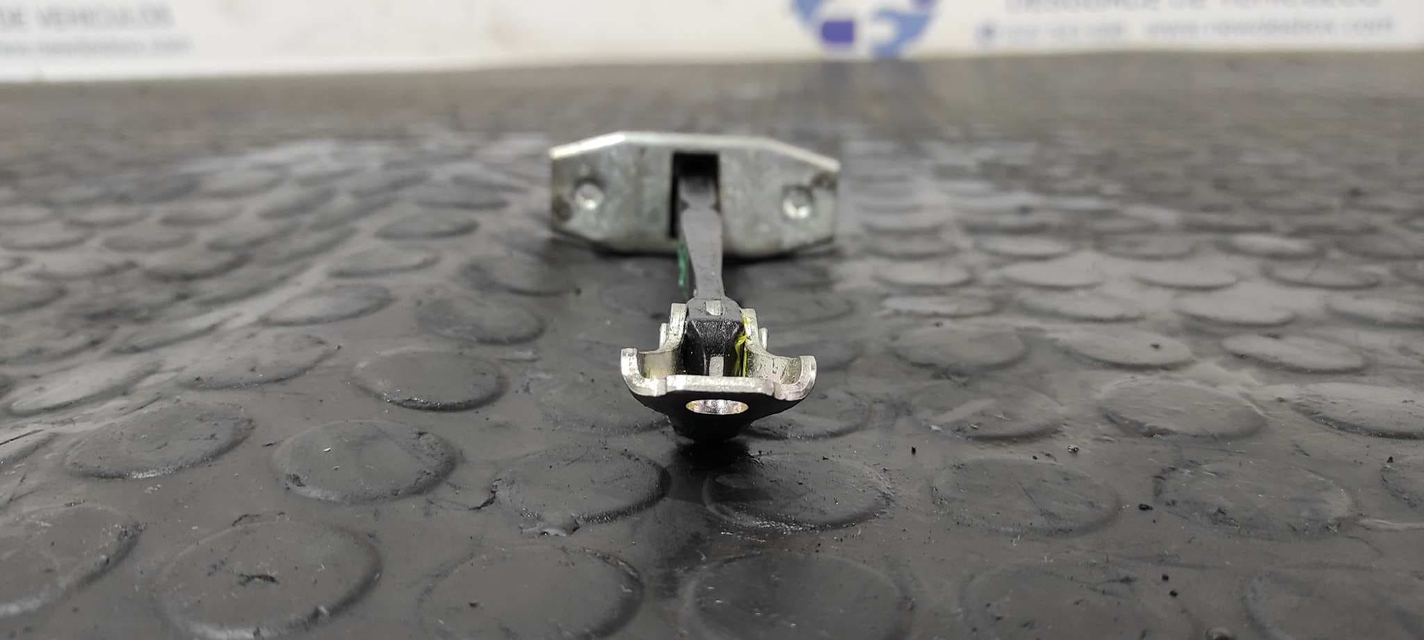 Recambio de RETENEDOR PUERTA DERECHA para TOYOTA PRIUS (NHW30) Plug-in Hybrid Advance 2ZR referencia OEM IAM 590   - BLANCO 3