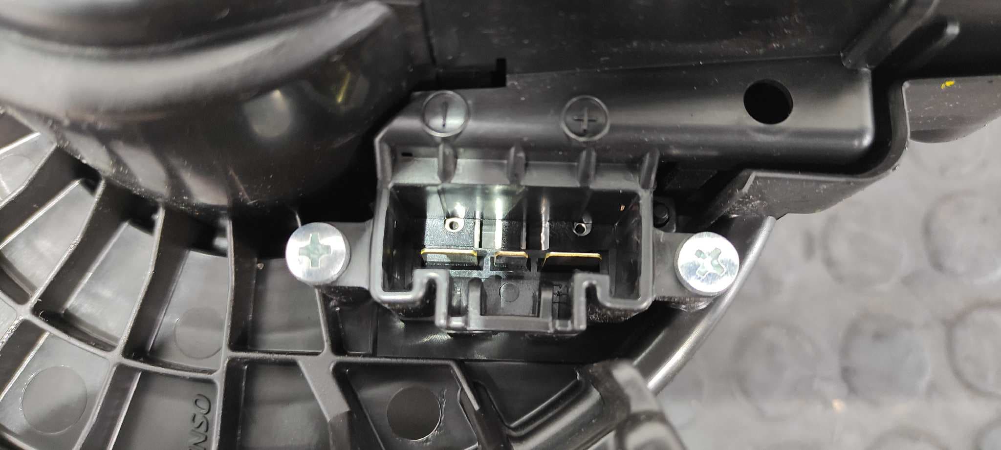 Recambio de MOTOR CALEFACCION para TOYOTA PRIUS (NHW30) Plug-in Hybrid Advance 2ZR referencia OEM IAM 2727008083   - BLANCO 4