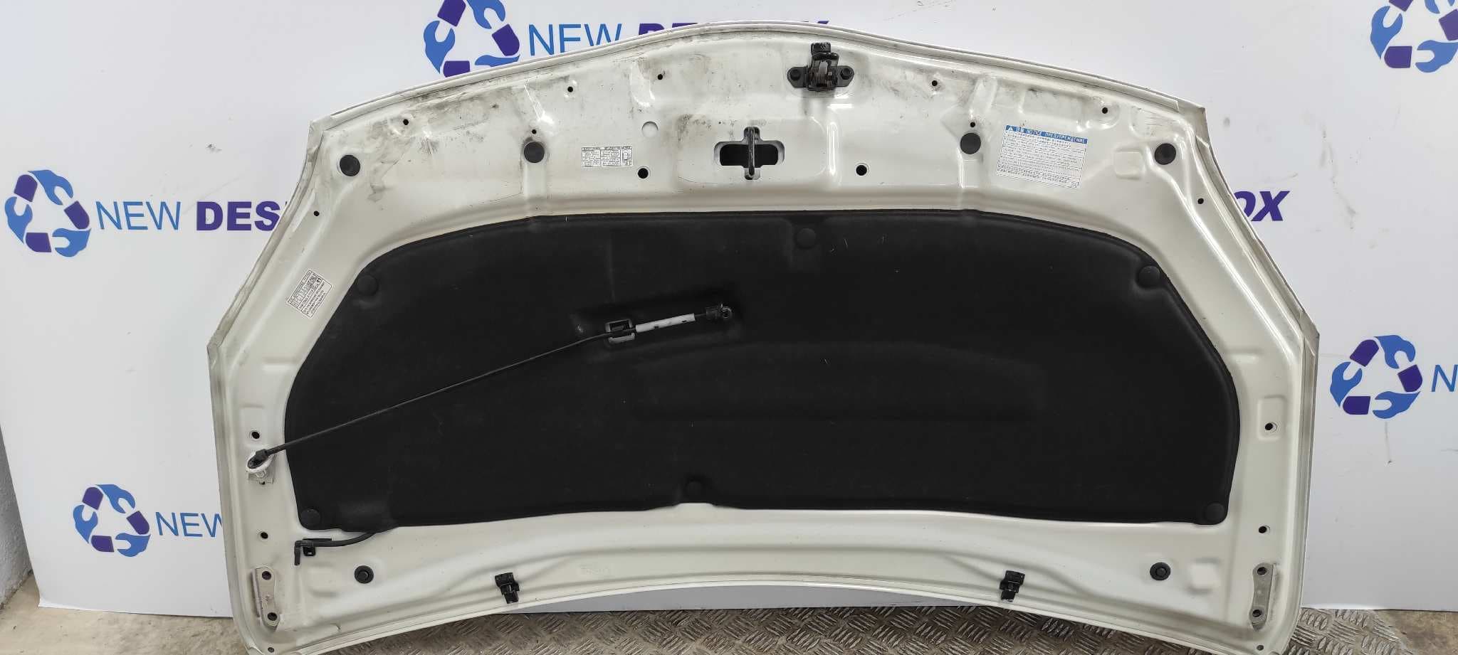 Recambio de CAPO para TOYOTA PRIUS (NHW30) Plug-in Hybrid Advance 2ZR referencia OEM IAM    - BLANCO 3