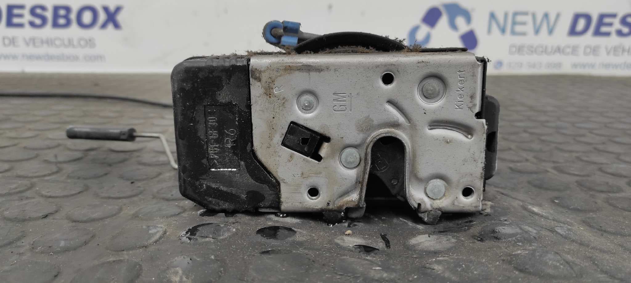 Recambio de CERRADURA PUERTA DELANTERA DERECHA para RENAULT TRAFIC COMBI (AB 4.01) 6 - plazas (L2H1) acristalado parcial 2,9t   Combi largo F9QU7 referencia OEM IAM 8200042171   - BLANCO 3