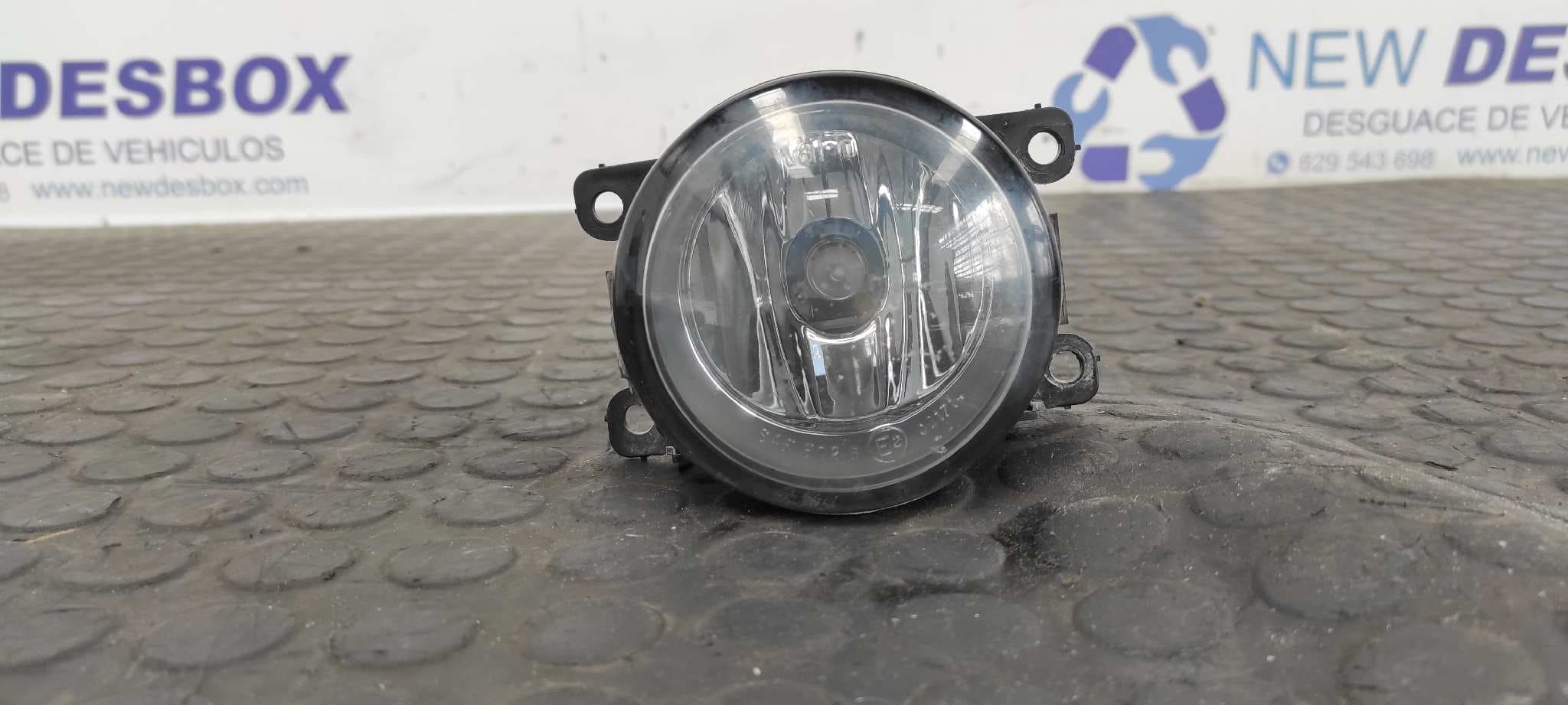 Recambio de FARO ANTINIEBLA DERECHO para FORD FUSION (CBK) + FXJB referencia OEM IAM 2N1115201A   - BLANCO