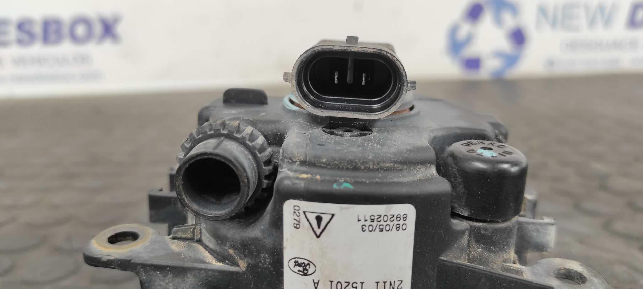 Recambio de FARO ANTINIEBLA DERECHO para FORD FUSION (CBK) + FXJB referencia OEM IAM 2N1115201A   - BLANCO 4