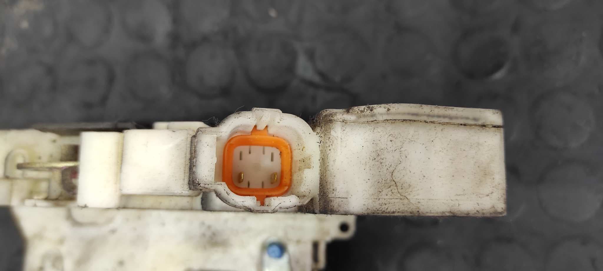 Recambio de CERRADURA PUERTA DELANTERA DERECHA para NISSAN PICK-UP (D22) referencia OEM IAM 805525P003 6