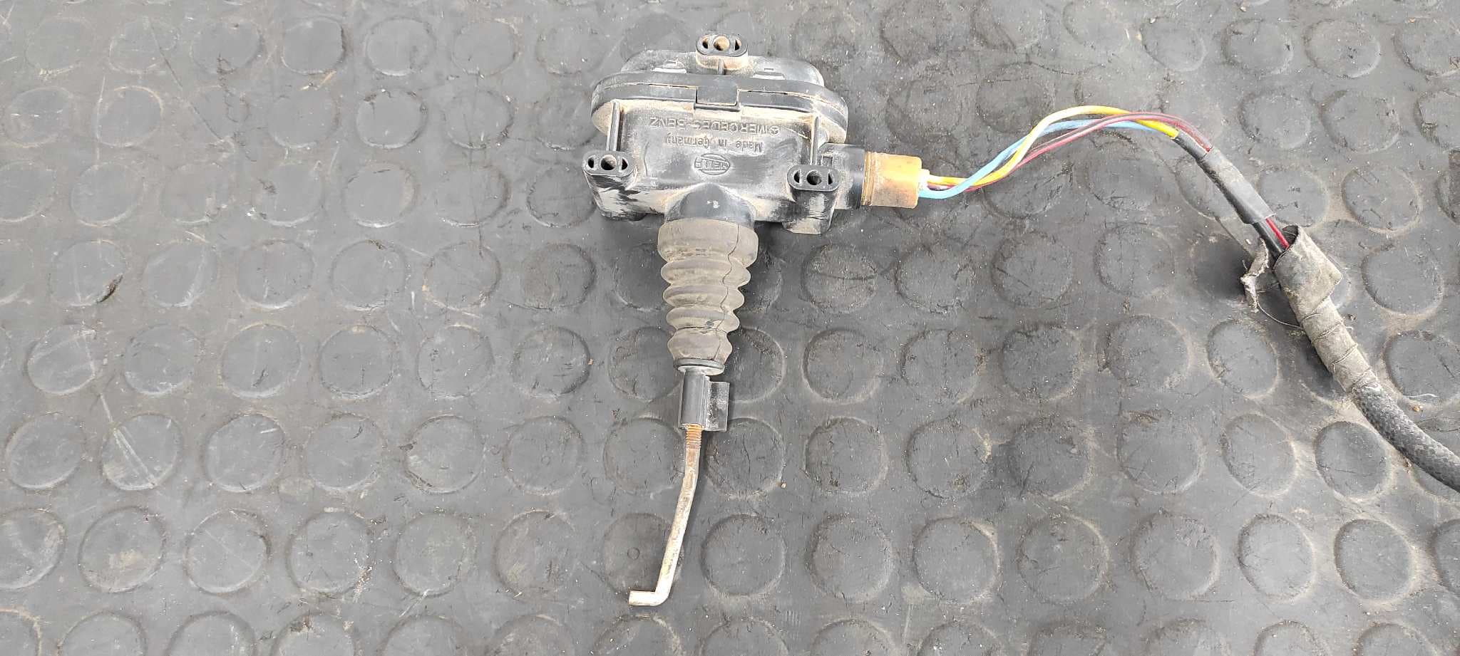 Recambio de CERRADURA PUERTA DELANTERA IZQUIERDA para MERCEDES-BENZ CLASE S (W126) BERLINA+COUPE SEC 500 117963 referencia OEM IAM 5ZM00376400   - GRIS 7