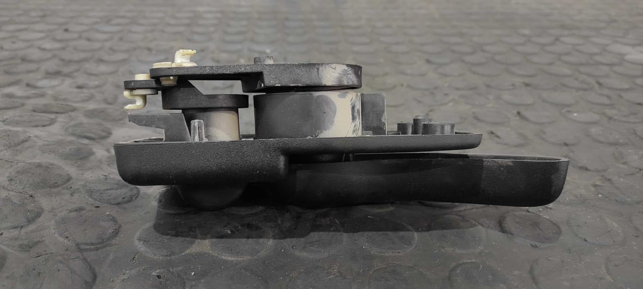 Recambio de MANETA INTERIOR LATERAL DERECHA para RENAULT MASTER DOBLE CABINE, CAJA ABIERTA/CHASIS Chasis Batalla 3578 mm G9T C7 referencia OEM IAM 77003524240   - BLANCO 2