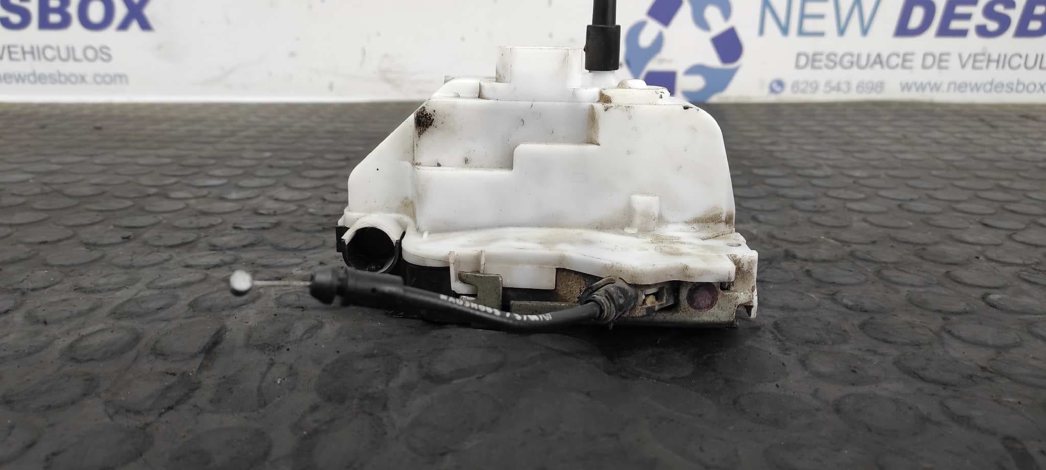 Recambio de CERRADURA PUERTA DELANTERA DERECHA para RENAULT SCENIC II Confort Dynamique K9K P7 referencia OEM IAM    - BLANCO