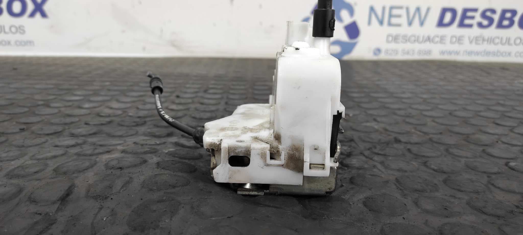 Recambio de CERRADURA PUERTA DELANTERA DERECHA para RENAULT SCENIC II Confort Dynamique K9K P7 referencia OEM IAM    - BLANCO 5