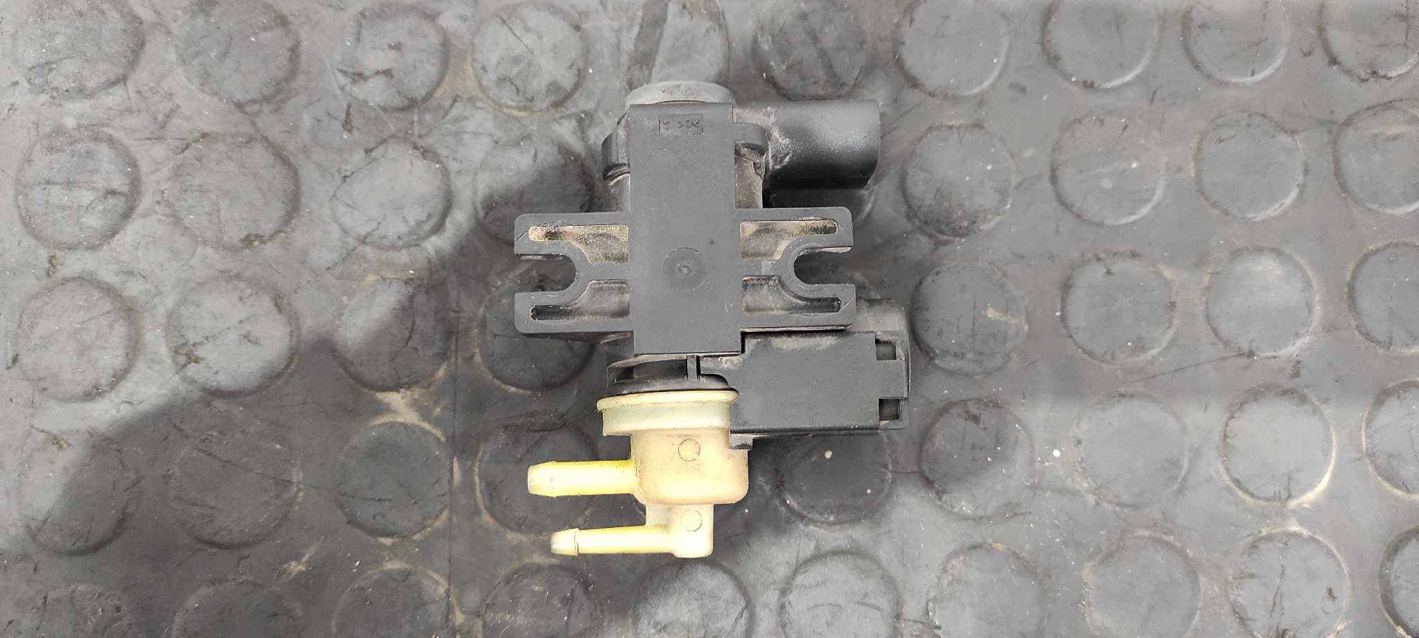 Recambio de VALVULA AIRE ADICIONAL para AUDI A4 BER. (B8) Basis CAG referencia OEM IAM 8K0906627   - NEGRO 5