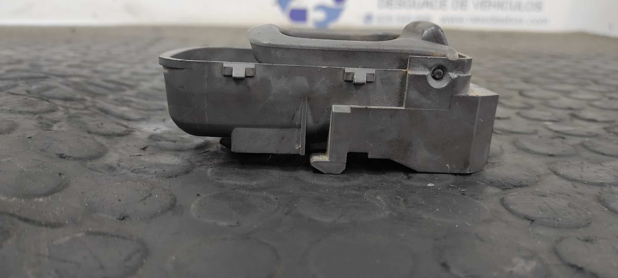 Recambio de MANETA INTERIOR DELANTERA DERECHA para NISSAN PICK-UP (D22) referencia OEM IAM 2