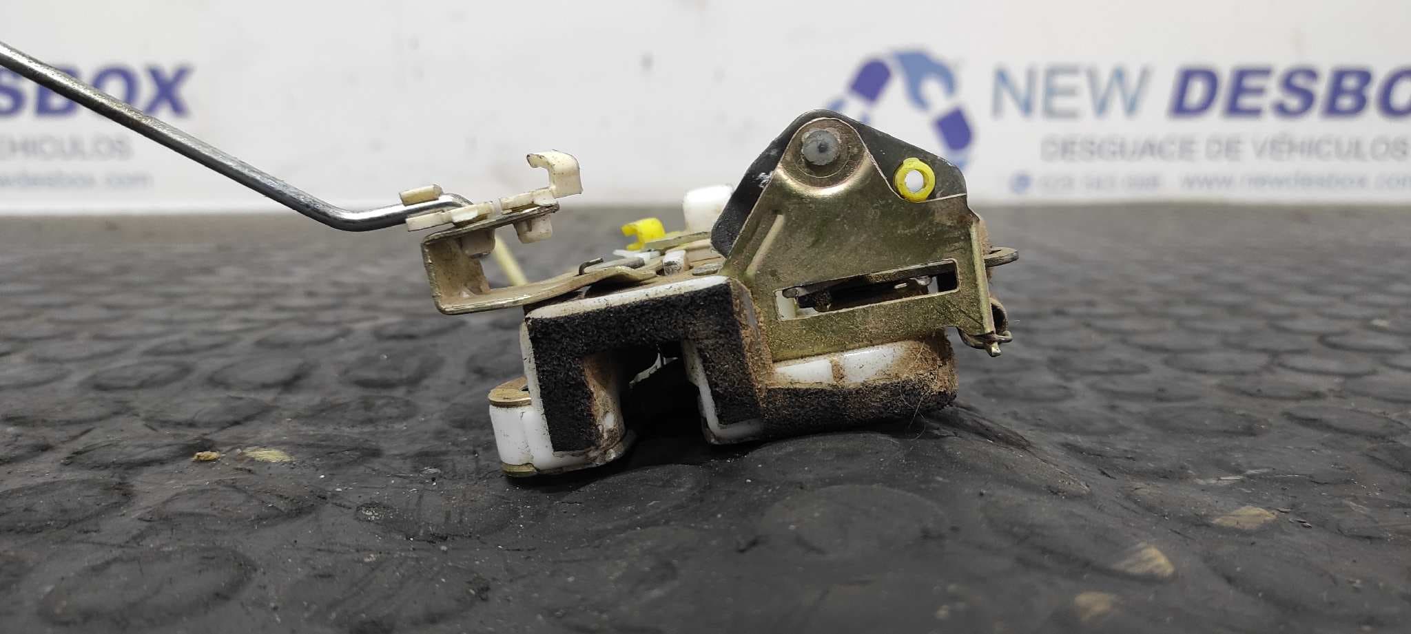 Recambio de CERRADURA PUERTA DELANTERA DERECHA para SSANGYONG MUSSO 2.3 Turbodiesel CAT referencia OEM IAM 8835005030   - GRIS 8