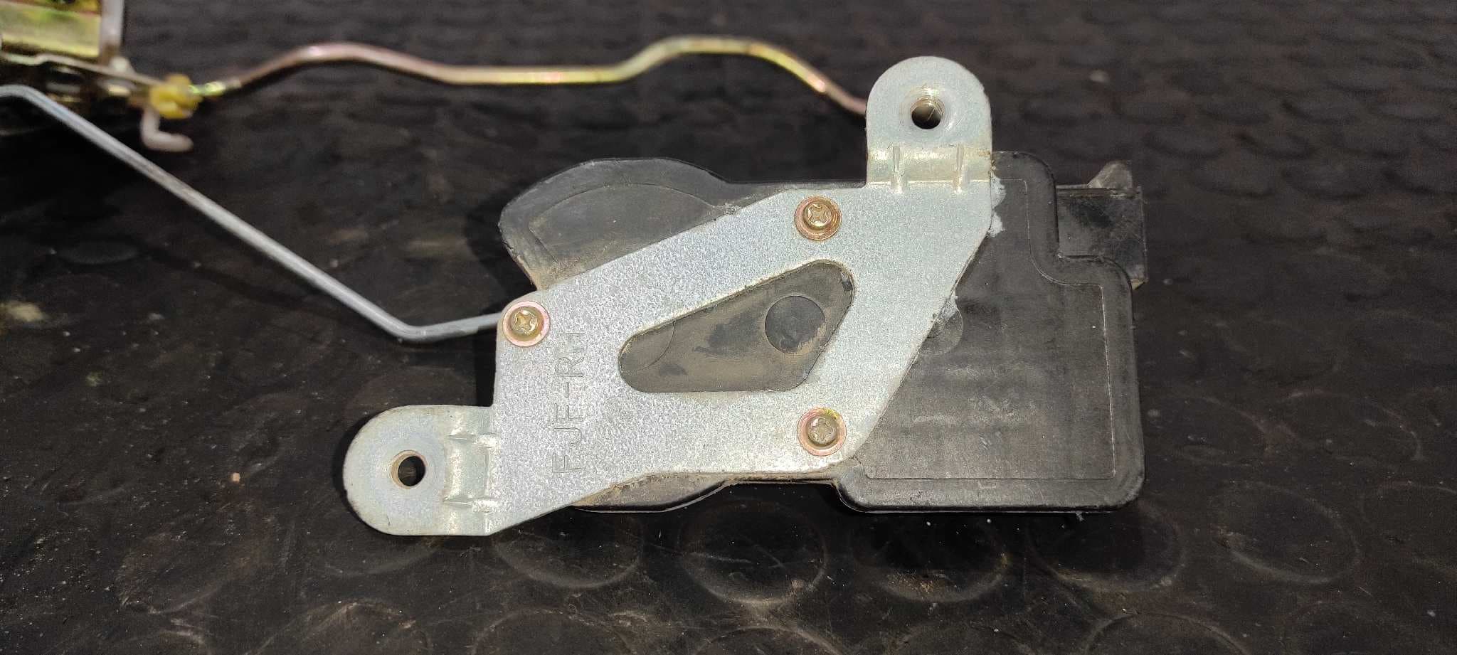 Recambio de CERRADURA PUERTA DELANTERA DERECHA para SSANGYONG MUSSO 2.3 Turbodiesel CAT referencia OEM IAM 8835005030   - GRIS 4