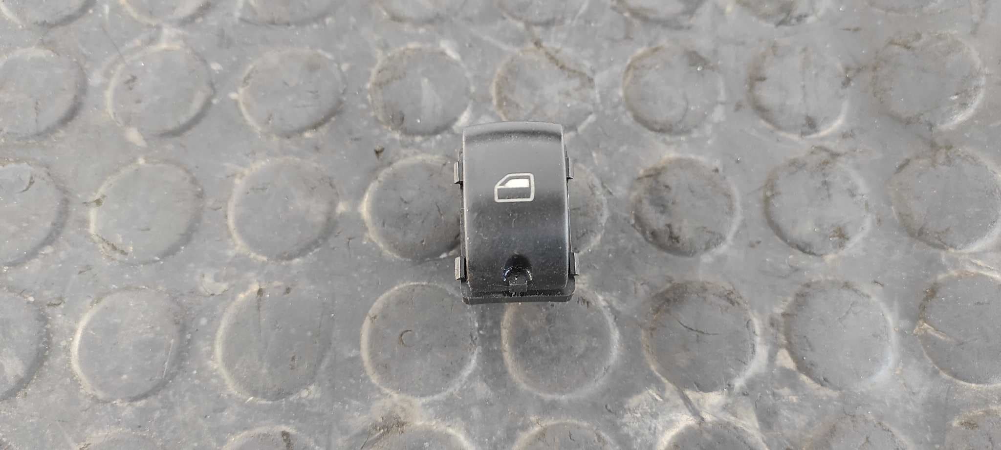 Recambio de MANDO ELEVALUNAS DELANTERO DERECHO para AUDI A3 (8P) referencia OEM IAM 4F0959855