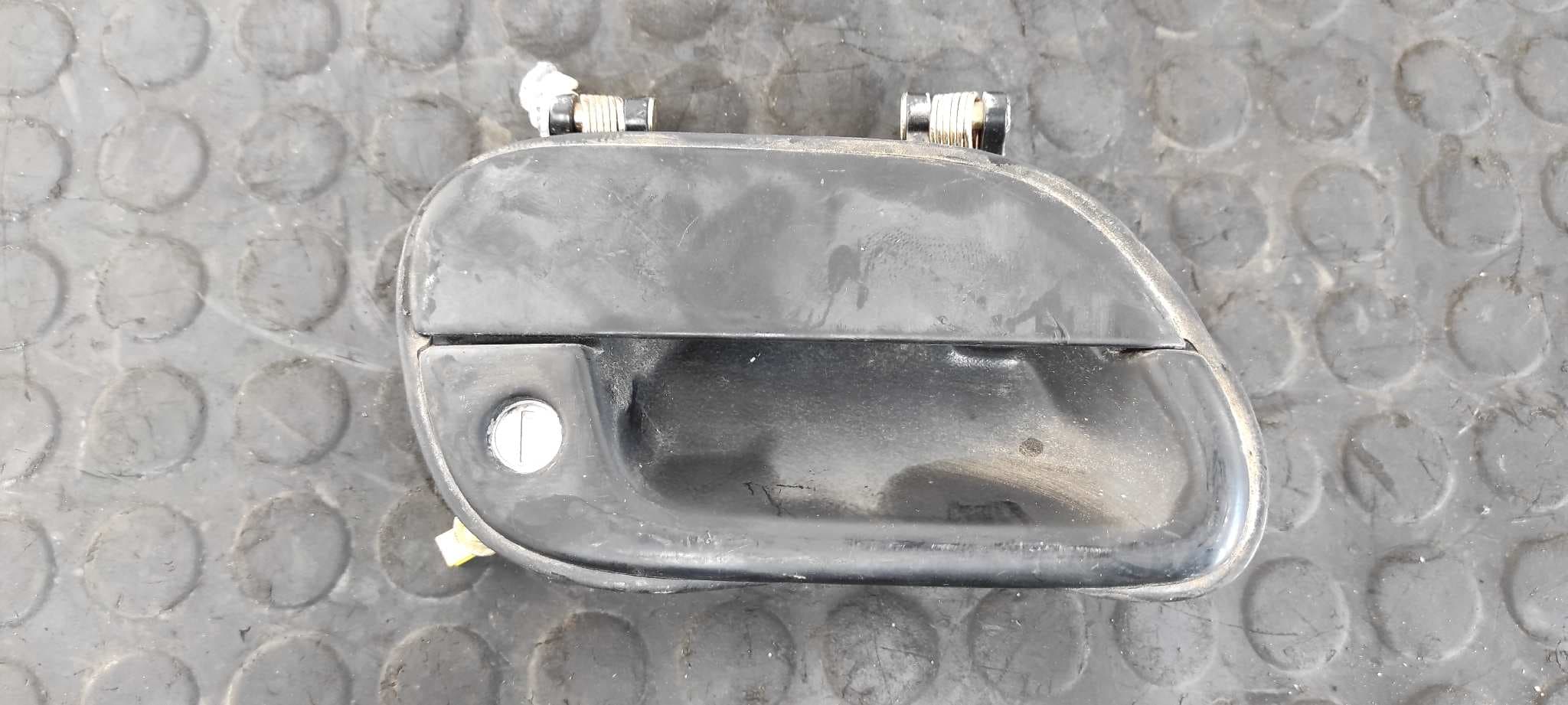 Recambio de MANETA DELANTERA DERECHA para SSANGYONG MUSSO 2.3 Turbodiesel CAT referencia OEM IAM FRT   - GRIS