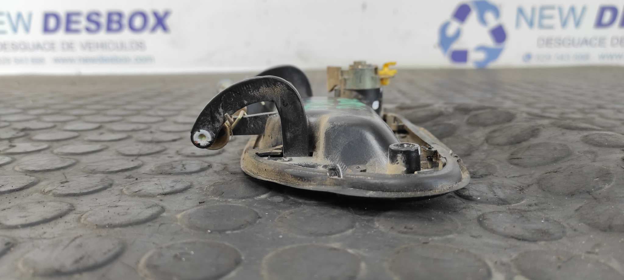 Recambio de MANETA DELANTERA DERECHA para SSANGYONG MUSSO 2.3 Turbodiesel CAT referencia OEM IAM FRT   - GRIS 4