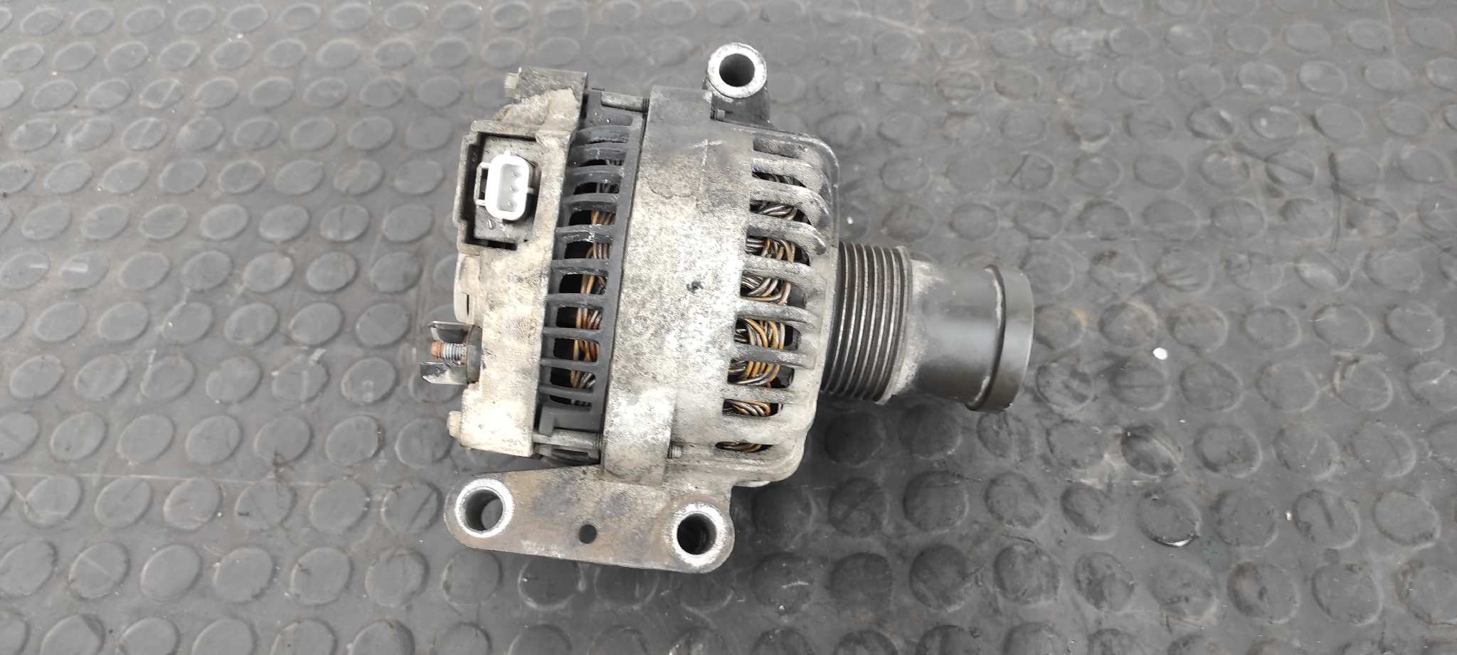 Recambio de ALTERNADOR para FORD TRANSIT CAJA CERRADA, CORTA (FY) (2000 =>) D4FA referencia OEM IAM YC10DB   - BLANCO 2
