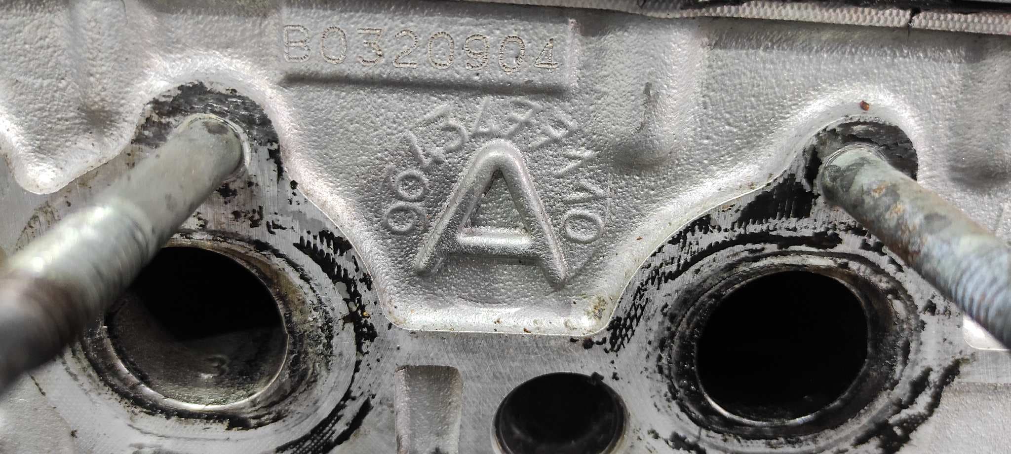 Recambio de CULATA para CITROEN C3 1.4 8HZ referencia OEM IAM 9643477110 7