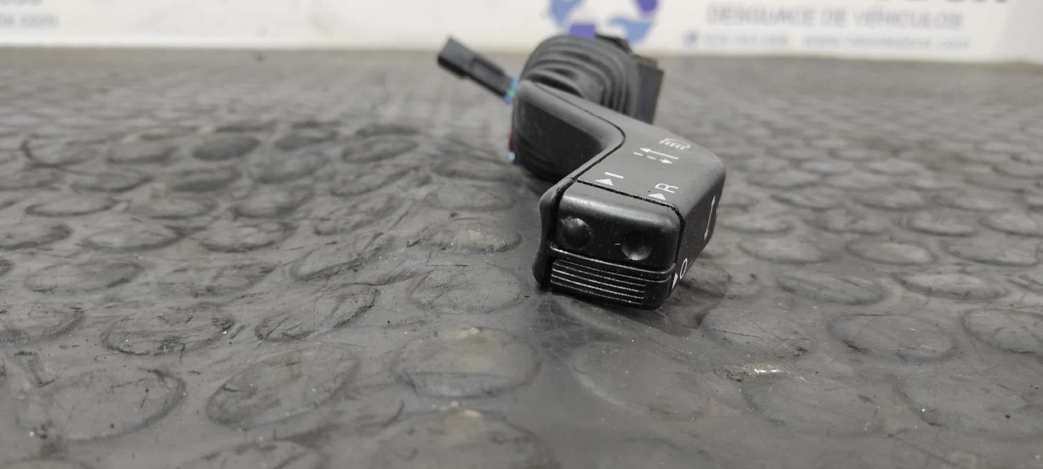 Recambio de MANDO INTERMITENTES para OPEL ASTRA F referencia OEM IAM 90560990 6
