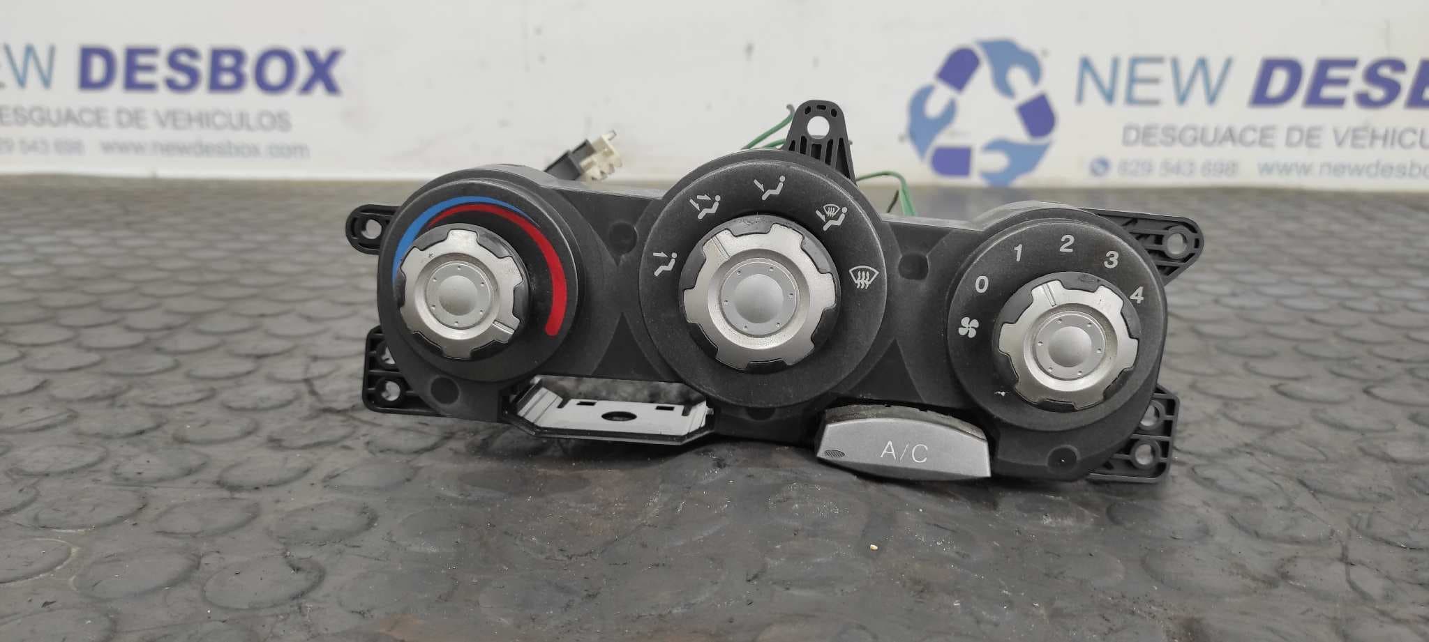Recambio de MANDO CALEFACCION / AIRE ACONDICIONADO para HYUNDAI COUPE (J2) 1.6 16V CAT G4GR referencia OEM IAM UJ1A M11   - ROJO