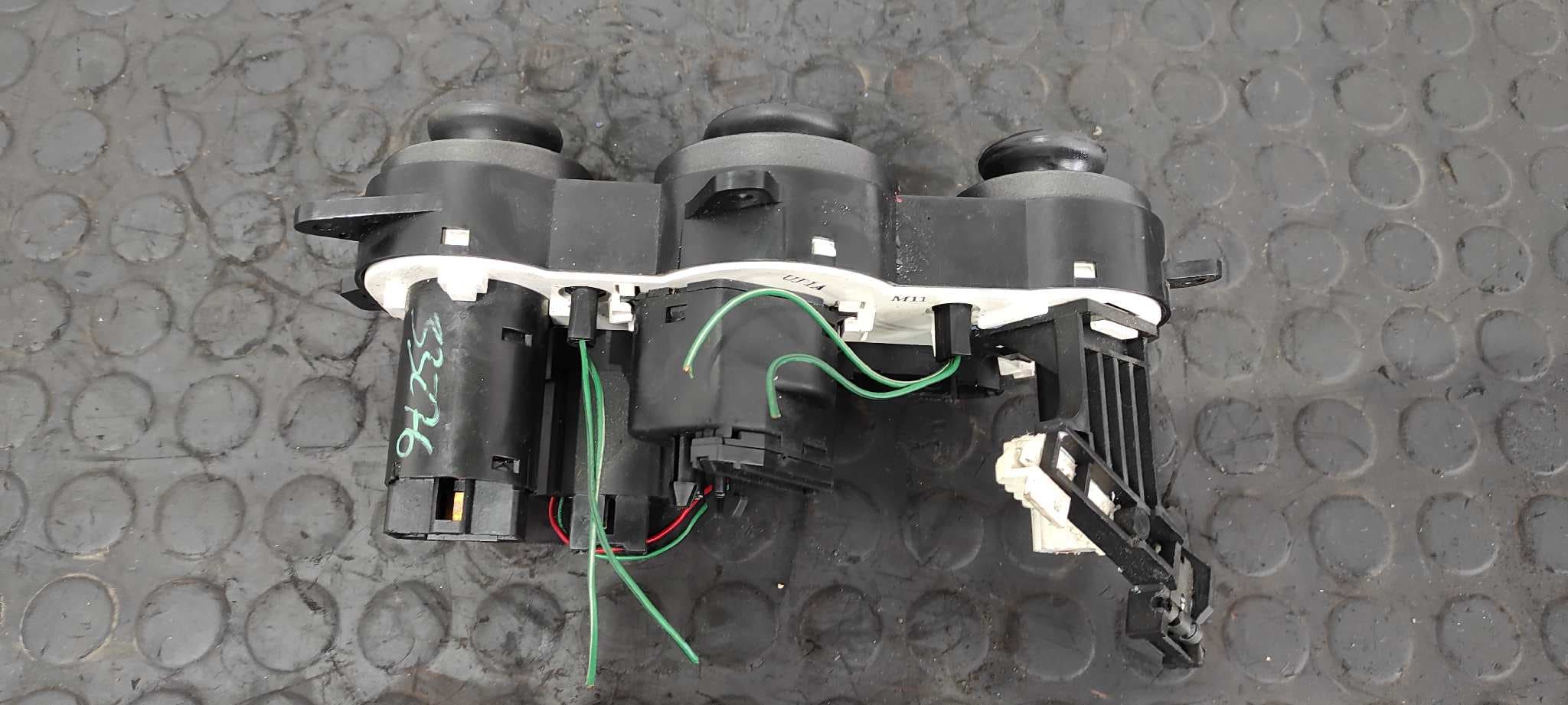 Recambio de MANDO CALEFACCION / AIRE ACONDICIONADO para HYUNDAI COUPE (J2) 1.6 16V CAT G4GR referencia OEM IAM UJ1A M11   - ROJO 7