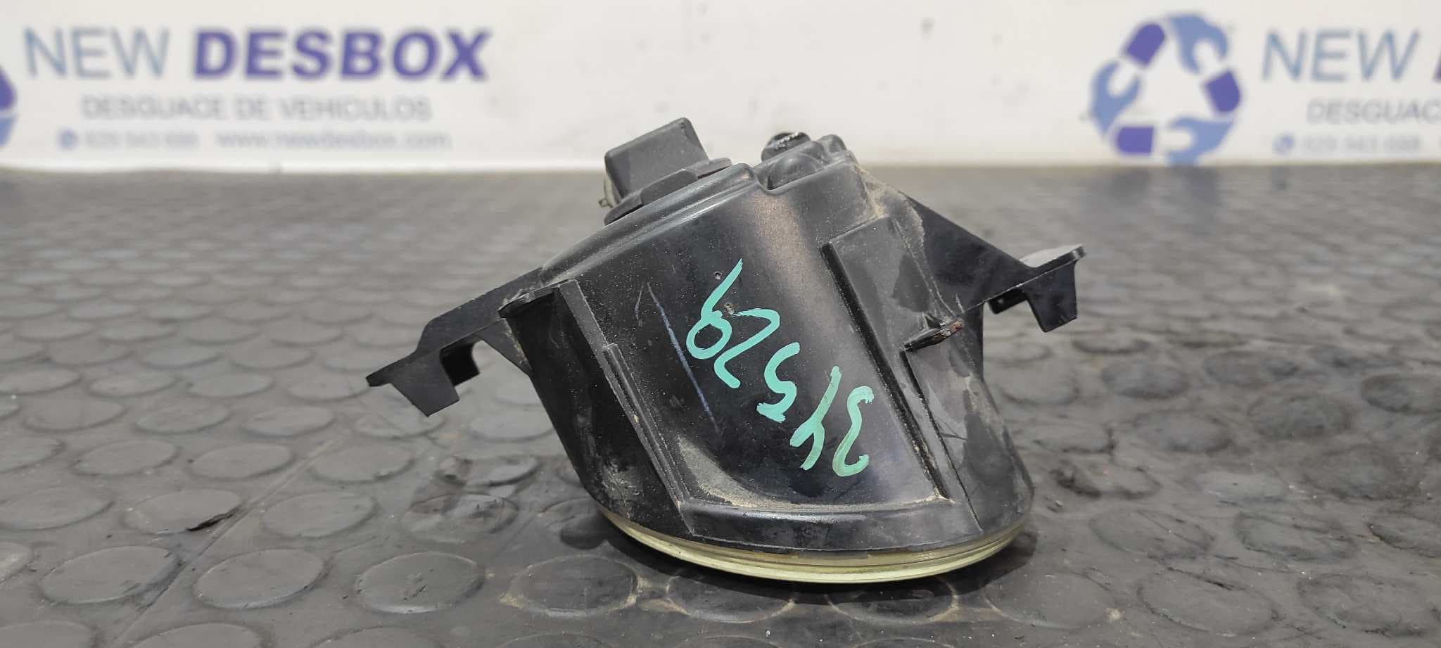 Recambio de FARO ANTINIEBLA DERECHO para RENAULT GRAND MODUS Authentique K9KT7 referencia OEM IAM 8200002470   - NEGRO 4