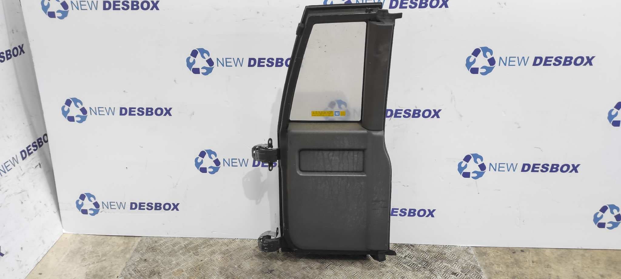 Recambio de PORTON TRASERO DERECHO para OPEL MONTEREY 3.1 referencia OEM IAM 4