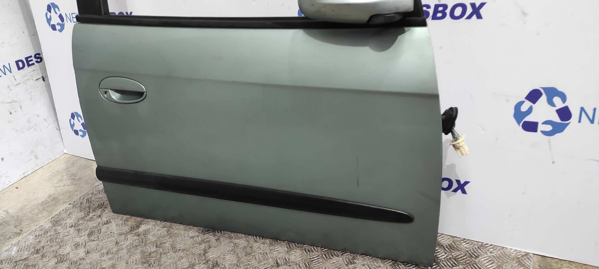Recambio de PUERTA DELANTERA DERECHA para DAEWOO TACUMA 1.6 referencia OEM IAM 4