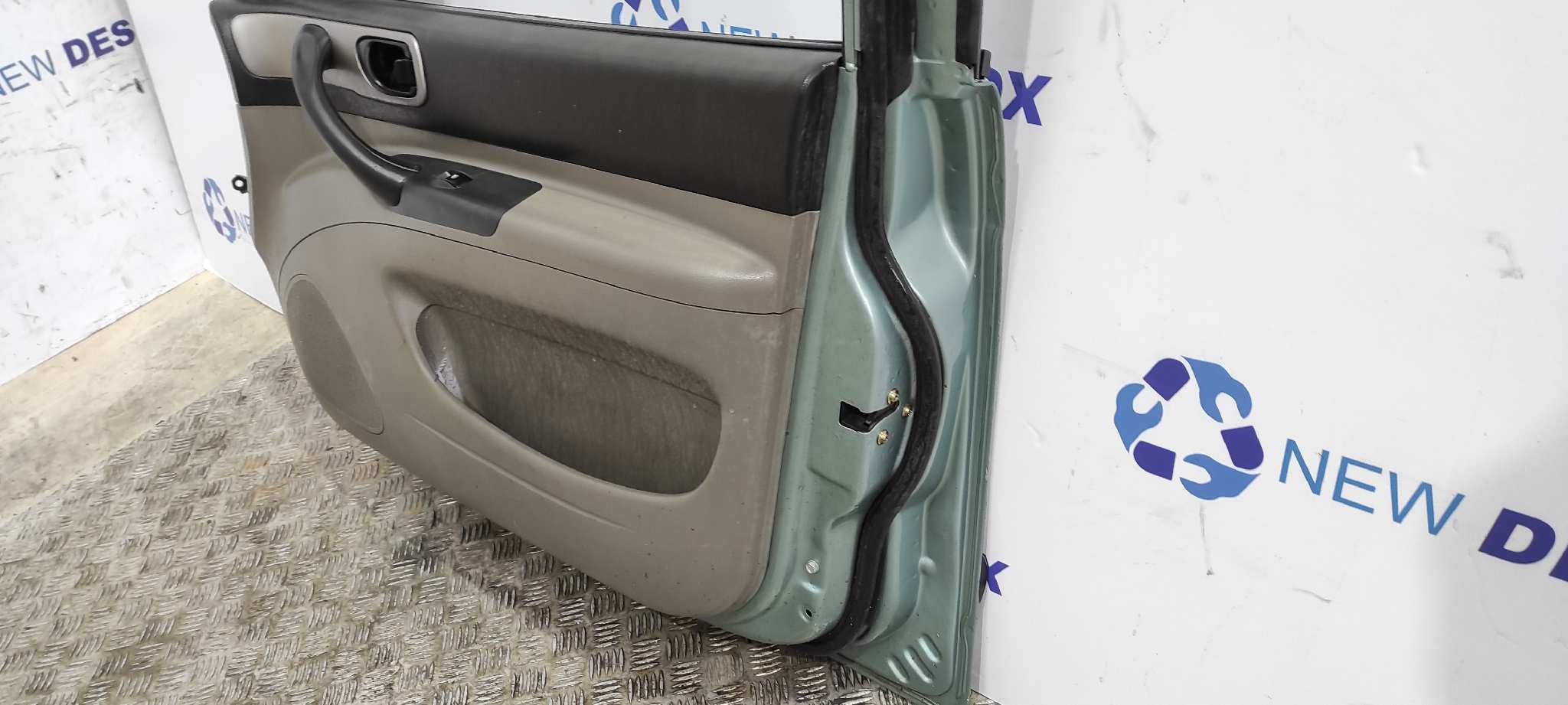 Recambio de PUERTA DELANTERA DERECHA para DAEWOO TACUMA 1.6 referencia OEM IAM 5