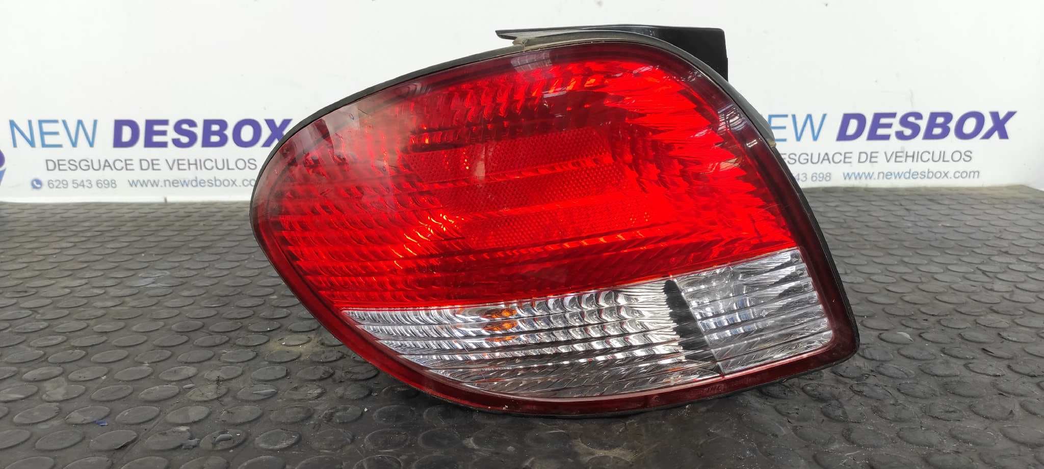 Recambio de PILOTO TRASERO IZQUIERDO para HYUNDAI COUPE (J2) 1.6 16V CAT G4GR referencia OEM IAM 92401275   - ROJO